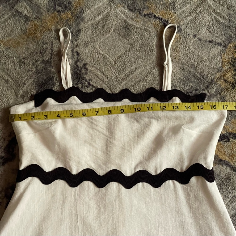 Elegant White and Black Midi Dress - Picture 4 of 5